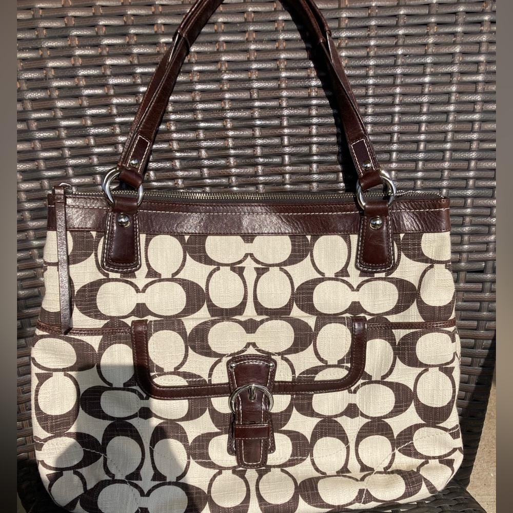 Coach canvas purse in excellent condition